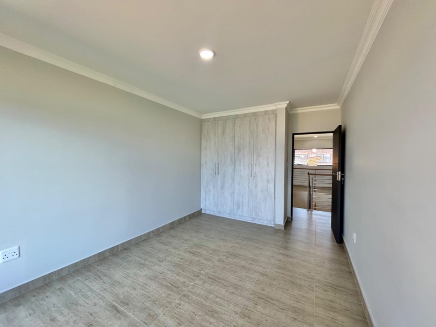 4 Bedroom Property for Sale in Wavecrest Eastern Cape